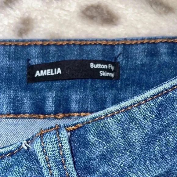 Women’s Tahari Jeans - Picture 4 of 5